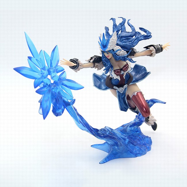 Ӣ�����˱�ѩŮ��ս��Ů�� ���װ�����ְ��Լ19CM