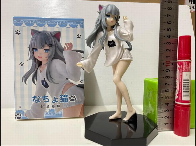 ��Ƥ �ʳ�è�� �Ը���Ů ��װ�ְ� ��Լ20cm